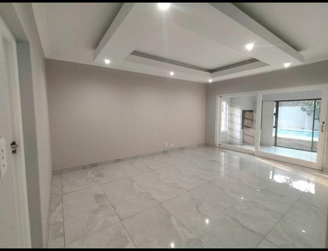 4 BEDROOM HOUSE FOR SALE IN AMBERFIELD RIDGE